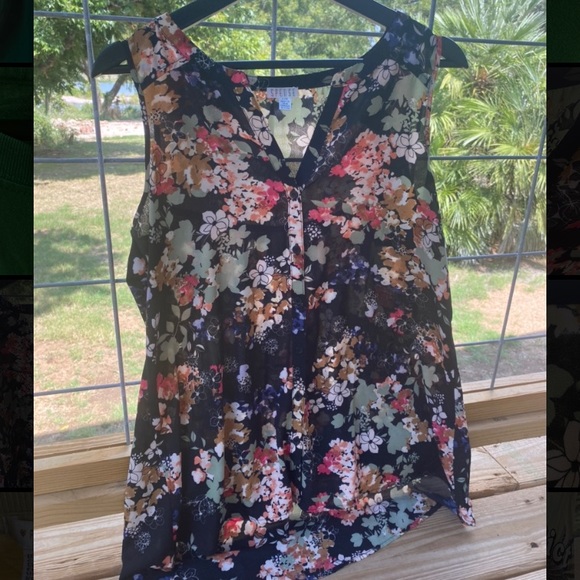 Spense Blouse Floral Sleeveless - Picture 2 of 6